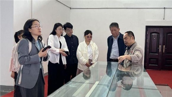 中國電子信息產(chǎn)業(yè)發(fā)展研究院、株洲高新區(qū)領導蒞臨火炬安泰調(diào)研